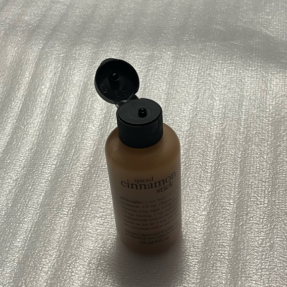 Philosophy Spiced Cinnamon Stick 3-in-1 Shampoo, Shower Gel & Bubble Bath - Picture 7 of 13